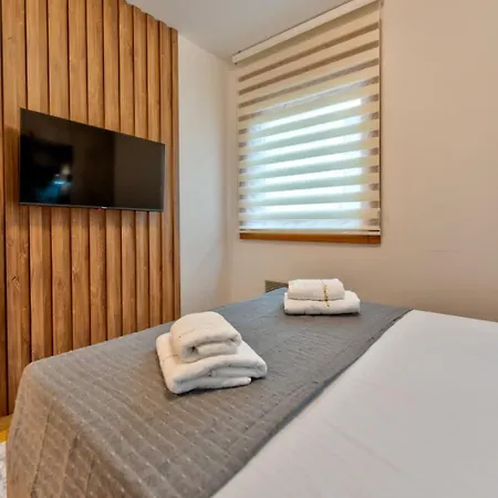 Pino Silvestre 즐라티보